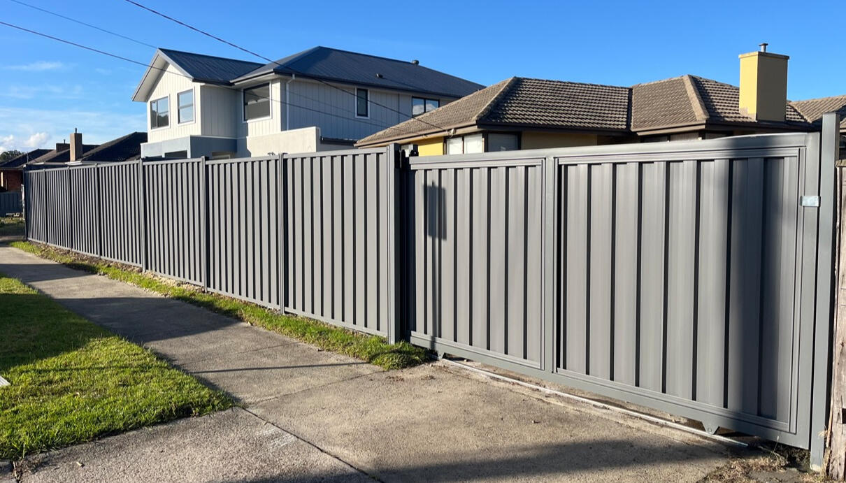 4m automated Colorbond sliding gate and matching boundary fencing completed for a repeat customer in Mulgrave, improving property security and vehicle access.