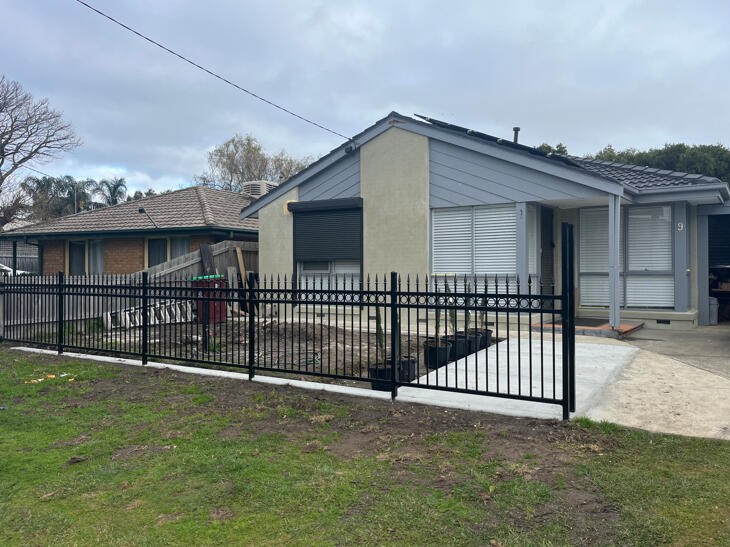 Ring and spear front boundary fencing installed to improve privacy and street appeal in Cranbourne North. 1.2m high ring and spear metal fencing completed in Cranbourne North to improve front yard privacy, property security and overall street presentation.