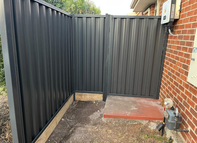 1.8m high Colorbond side gate and privacy fence completed in Carrum Downs after previous fencing work completed for the same client.